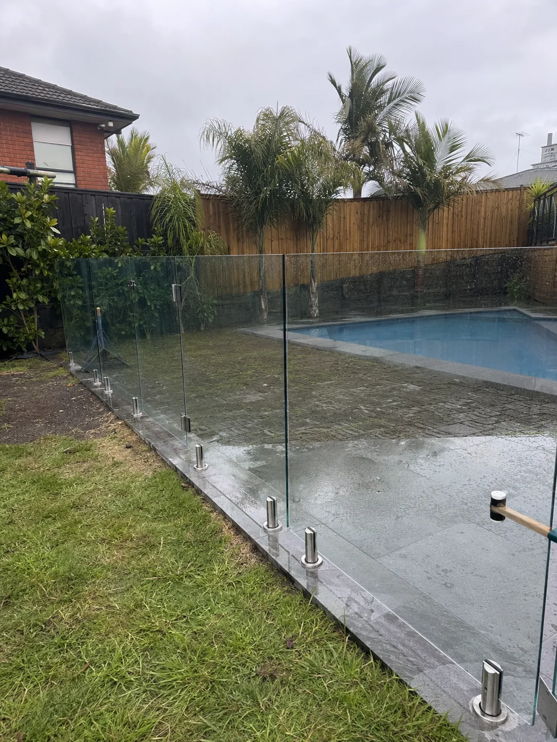 Semi-Frameless Glass Fencing